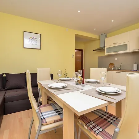 Mate Apartmán Turanj