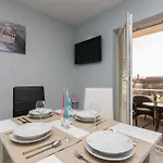 Apartment Mate