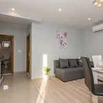Apartment Mate