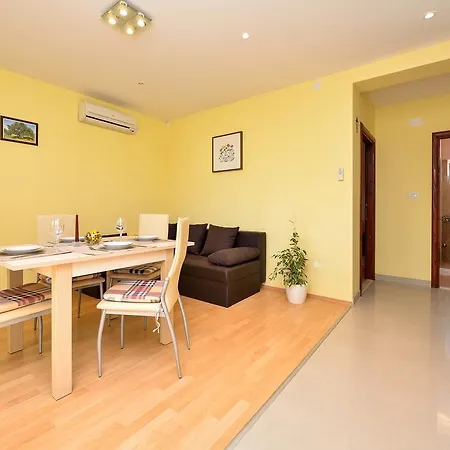 Mate Apartment